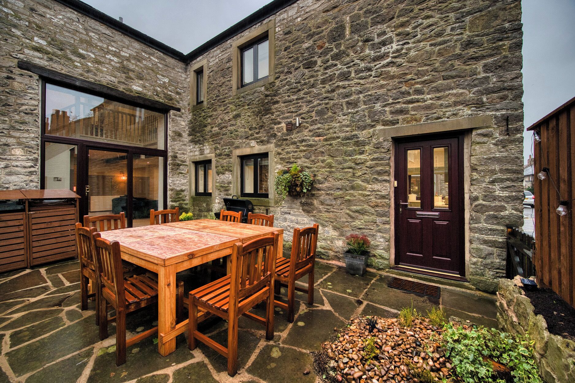 تناول الطعام بالخارج