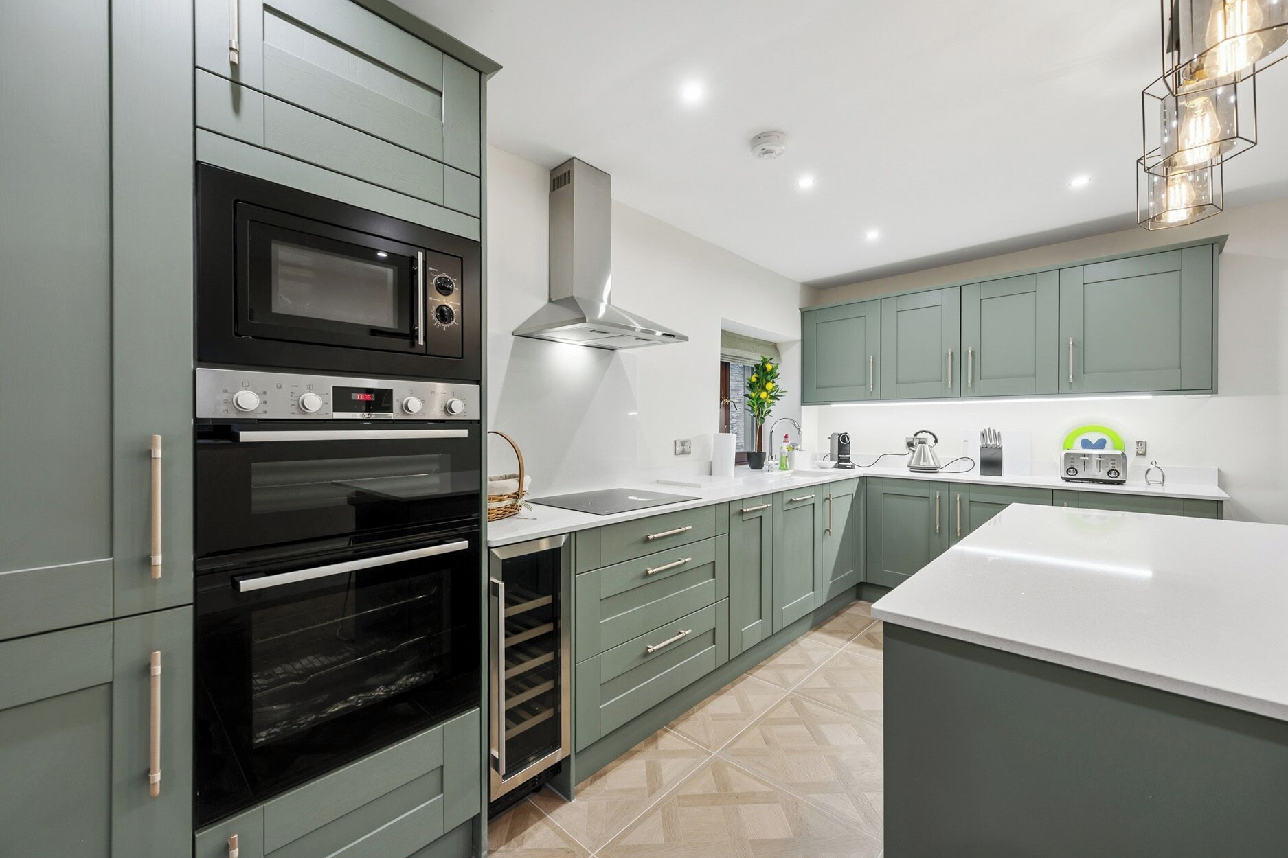 Cottage | Bếp riêng | Máy rửa bát, dụng cụ nấu nướng/bát dĩa/dao nĩa 