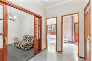 3 bedrooms, iron/ironing board, WiFi, bed sheets - Vacation Home 'Gáldar-centro' with Private Terrace, Balcony, and Wi-Fi (Gáldar)