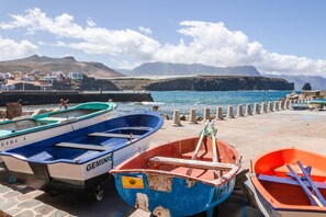 Beach nearby - Vacation Home 'Gáldar-centro' with Private Terrace, Balcony, and Wi-Fi (Gáldar)