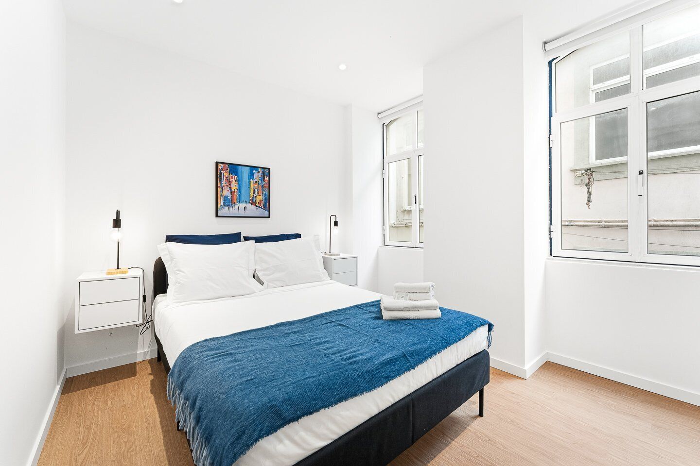 2 bedrooms, internet, bed sheets