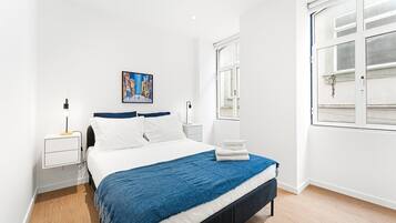 2 bedrooms, internet, bed sheets
