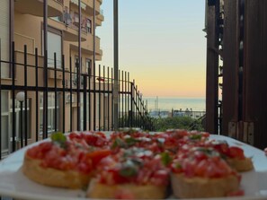 Outdoor dining - Luxurious Apartment Lucia 1 - Giardini Naxos (Giardini Naxos)