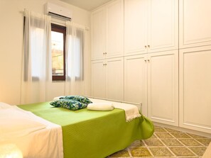 Iron/ironing board, WiFi, bed sheets - Luxurious Apartment Lucia 1 - Giardini Naxos (Giardini Naxos)