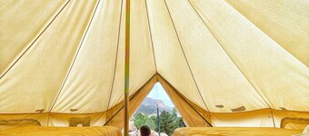 Cozy tents with enchanting views near Zion National Park with AC
