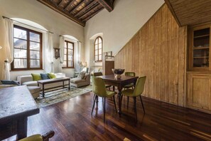Interior - Casa Maggio by MMega (Florence)