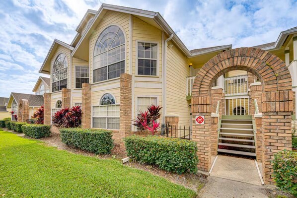 Exterior - Relax After the Parks – 3BR Condo w/ Pool Near Disney (Kissimmee)