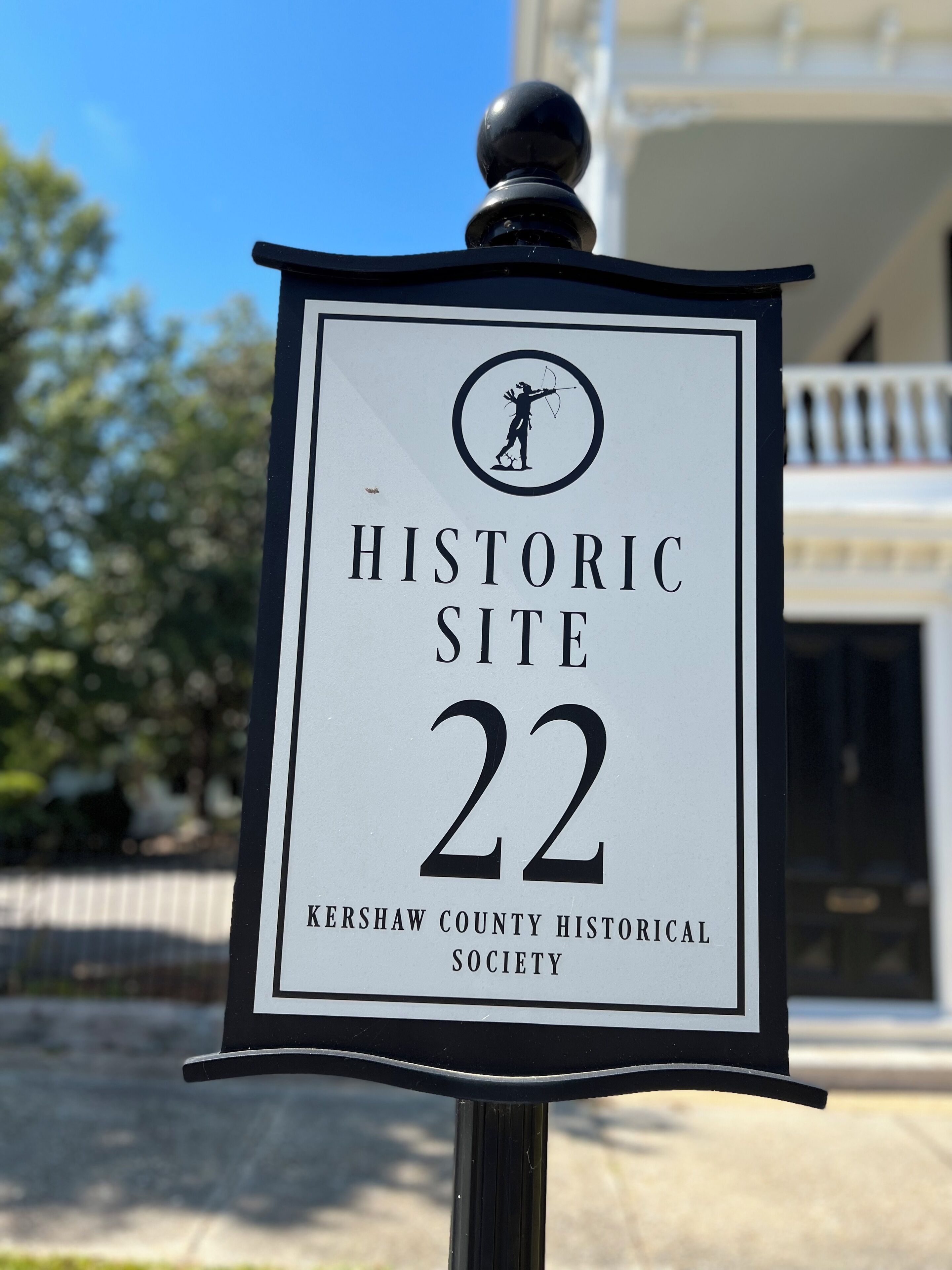 Schild für eine historische Stätte, Nummer 22, im Besitz der Kershaw County Historical Society.