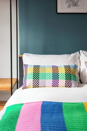 3 bedrooms, iron/ironing board, WiFi, bed sheets - Traditional Belfast Home, Walking Distance to City & Titanic Heritage (Belfast)