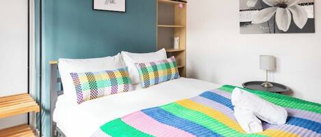 Bügeleisen/Bügelbrett, WLAN, Bettwäsche