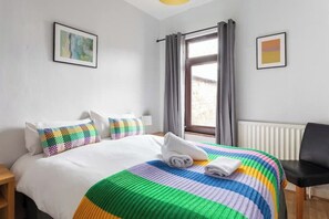 3 bedrooms, iron/ironing board, WiFi, bed sheets - Traditional Belfast Home, Walking Distance to City & Titanic Heritage (Belfast)