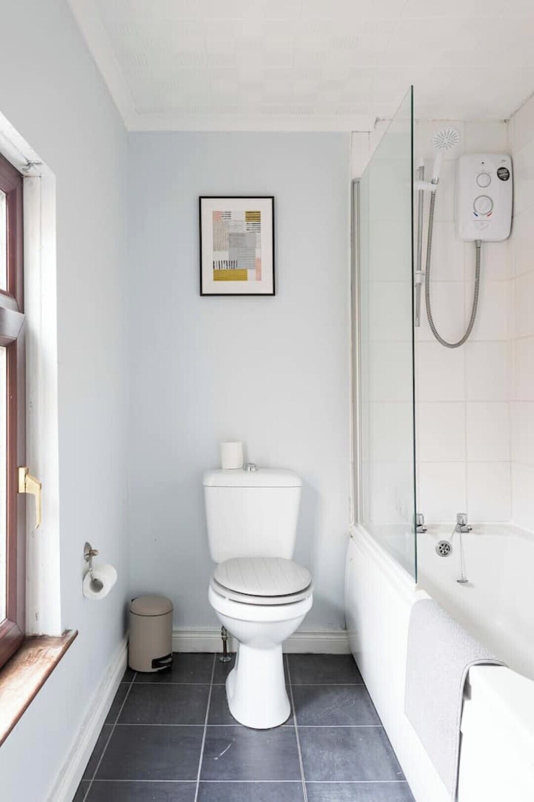 Hårføner, håndklær, såpe og toalettpapir