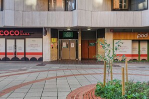 Exterior - Stylish 1-Bed Flat in London’s Prime Diamond District (London)