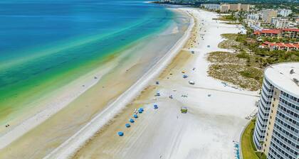 Beautiful Villa at Crystal Sands Property