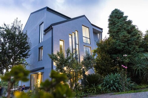 Family hotel surrounded by gardens !!! Near the sea