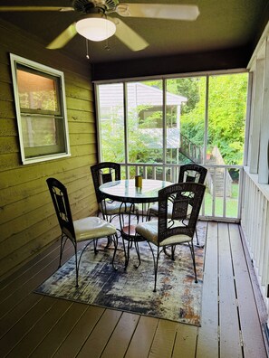 Dining - Perfect Location: Atrium Amphitheater, Idle Hour Country Club, Wesleyan College (Macon)