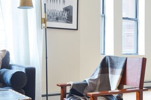 Interior - Pet Friendly - Elevator - Laundry in Bldg - FIDI (Boston)
