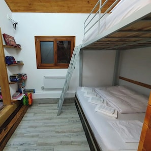 1 bedroom, free WiFi - KALMul naturii, iureșul pădurii (Baia Mare)