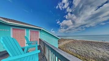 Condo (3 Bedrooms) | Property amenity