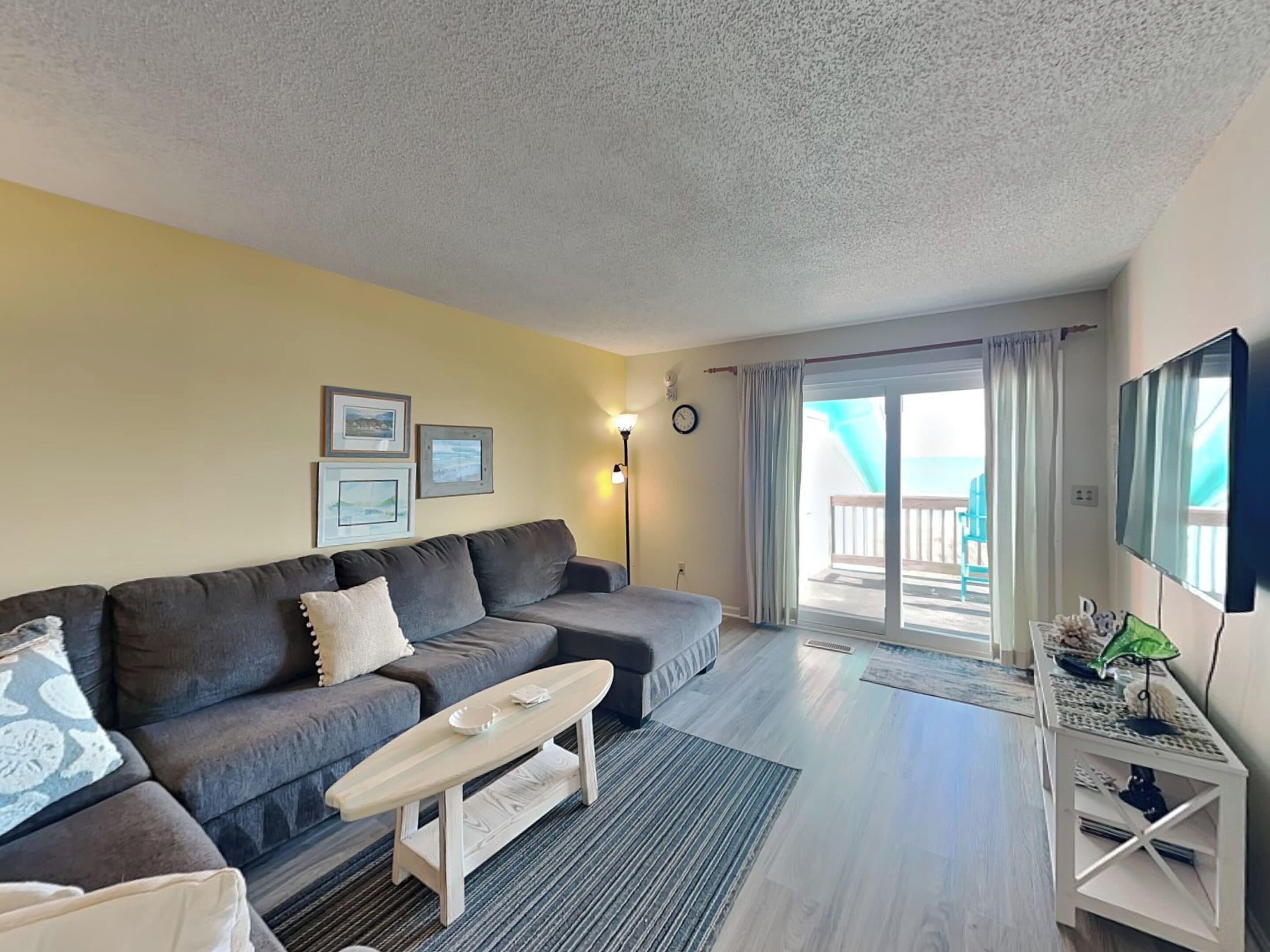 Condo (3 Bedrooms) | Property amenity