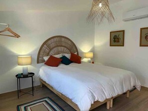 5 bedrooms, WiFi, bed sheets - Villa Country House Azeitão - 3 Caminhos: Spacious Retreat for 12 Guests (Setúbal)