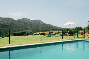 Pool - Villa Country House Azeitão - 3 Caminhos: Spacious Retreat for 12 Guests (Setúbal)
