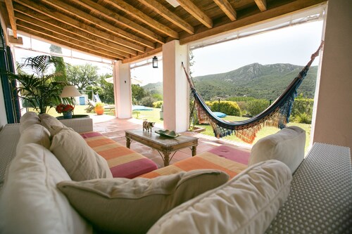 Villa Country House Azeitão - 3 Caminhos: Spacious Retreat for 12 Guests