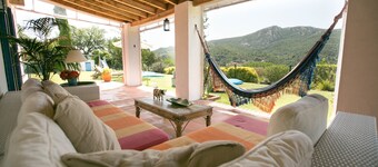 Villa Country House Azeitão - 3 Caminhos: Spacious Retreat for 12 Guests
