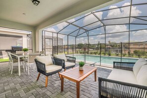 Outdoor dining - Luxury 5BR Home w/ Pool at Windsor Island (Davenport)