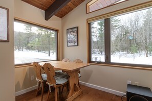 Dining - Ski, Hike & Explore-Waitsfield Retreat Near Sugarbush (Waitsfield)