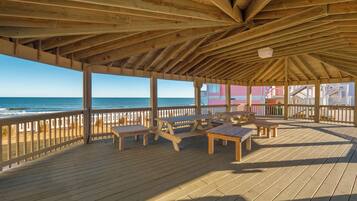 Condo (3 Bedrooms) | Property amenity