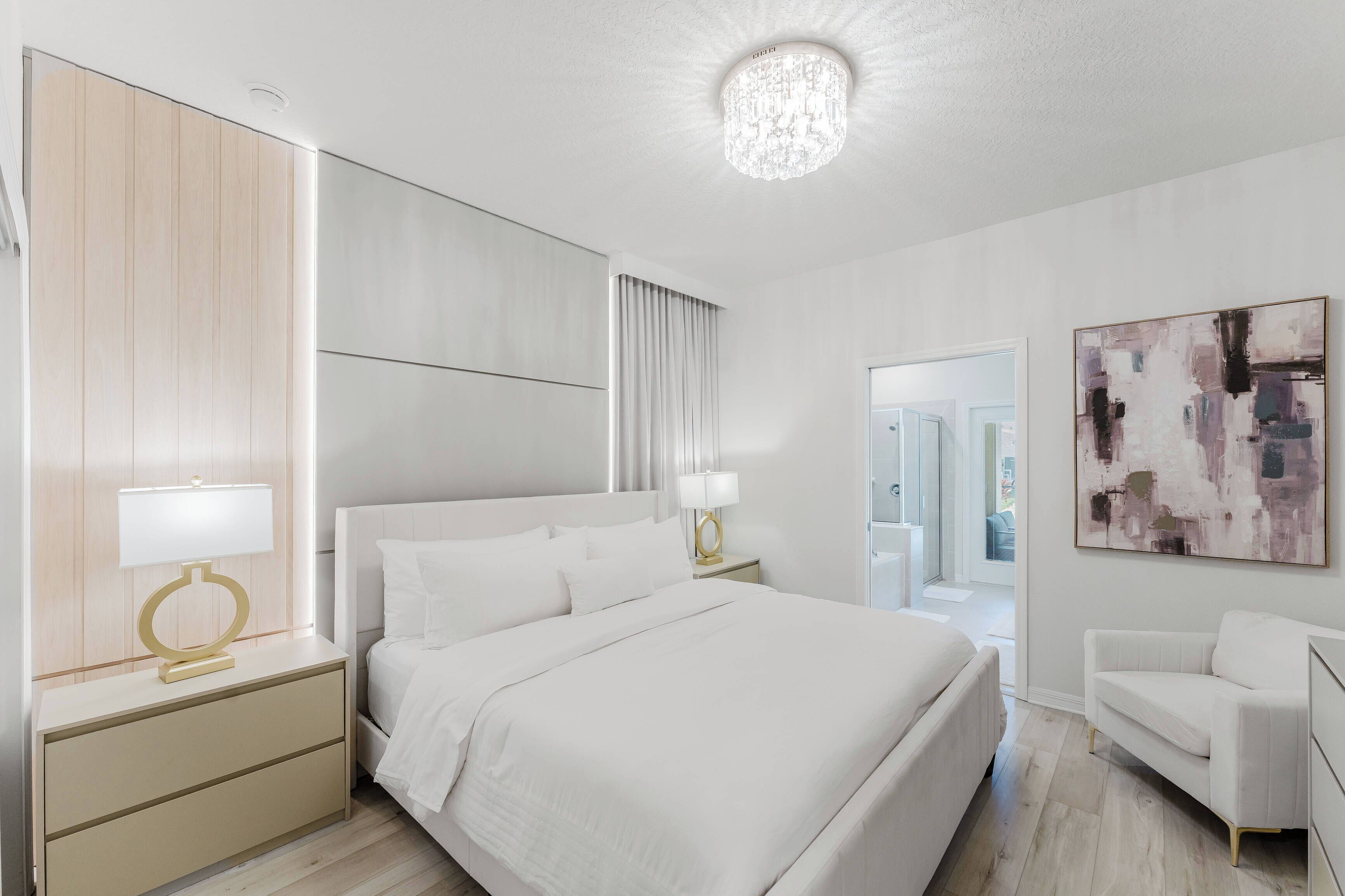 Iron/ironing board, travel crib, WiFi, bed sheets