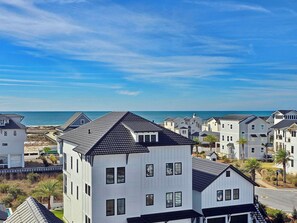 Exterior - Sand & Stories: Rooftop Deck, Pet-Friendly, Sleeps 16, Sugar Sands Community (Mexico Beach)