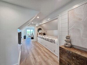 Iron/ironing board, free WiFi, bed sheets - Sand & Stories: Rooftop Deck, Pet-Friendly, Sleeps 16, Sugar Sands Community (Mexico Beach)
