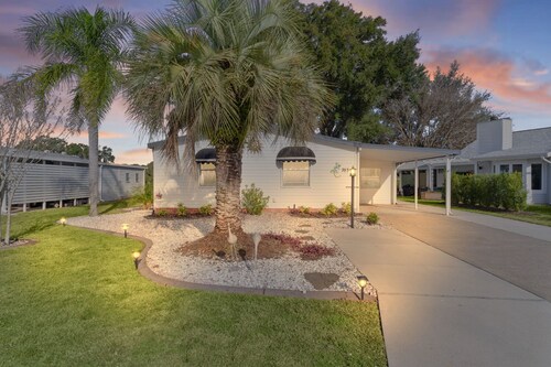 Lake Paradise 2B/2B Home in Village of Orange Blossom Gardens