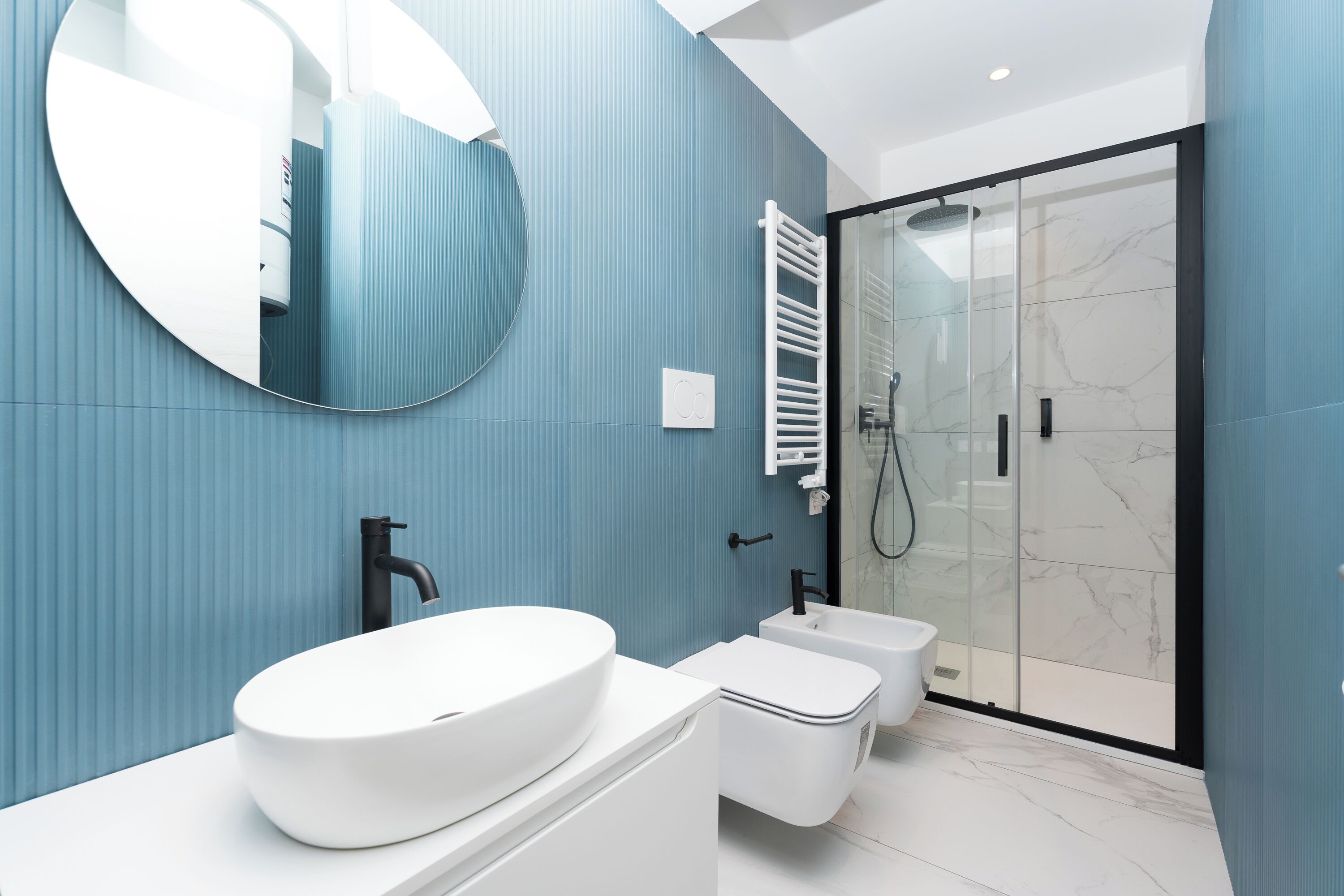 Comfort Apartment, City View | Bathroom | Shower, hair dryer, towels, soap