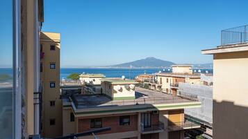 Deluxe-Apartment, eingeschränkter Meerblick | Blick auf das Wasser