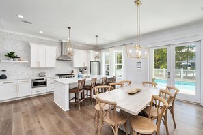 Dining - Sunny Side Up | Private Pool/Spa | 6-Seater Golf Cart | Walk to Beach (Santa Rosa Beach)