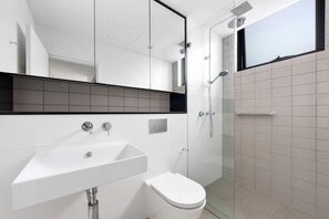 Hair dryer - Glebe one 072 Close to SYD CBD (Glebe)