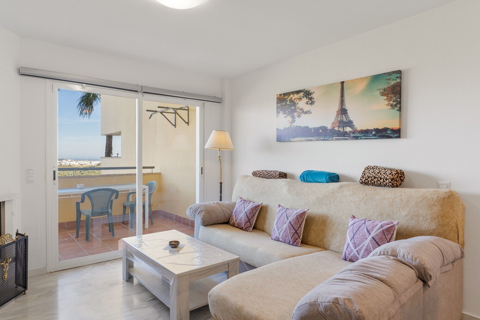 Télévision, cheminée