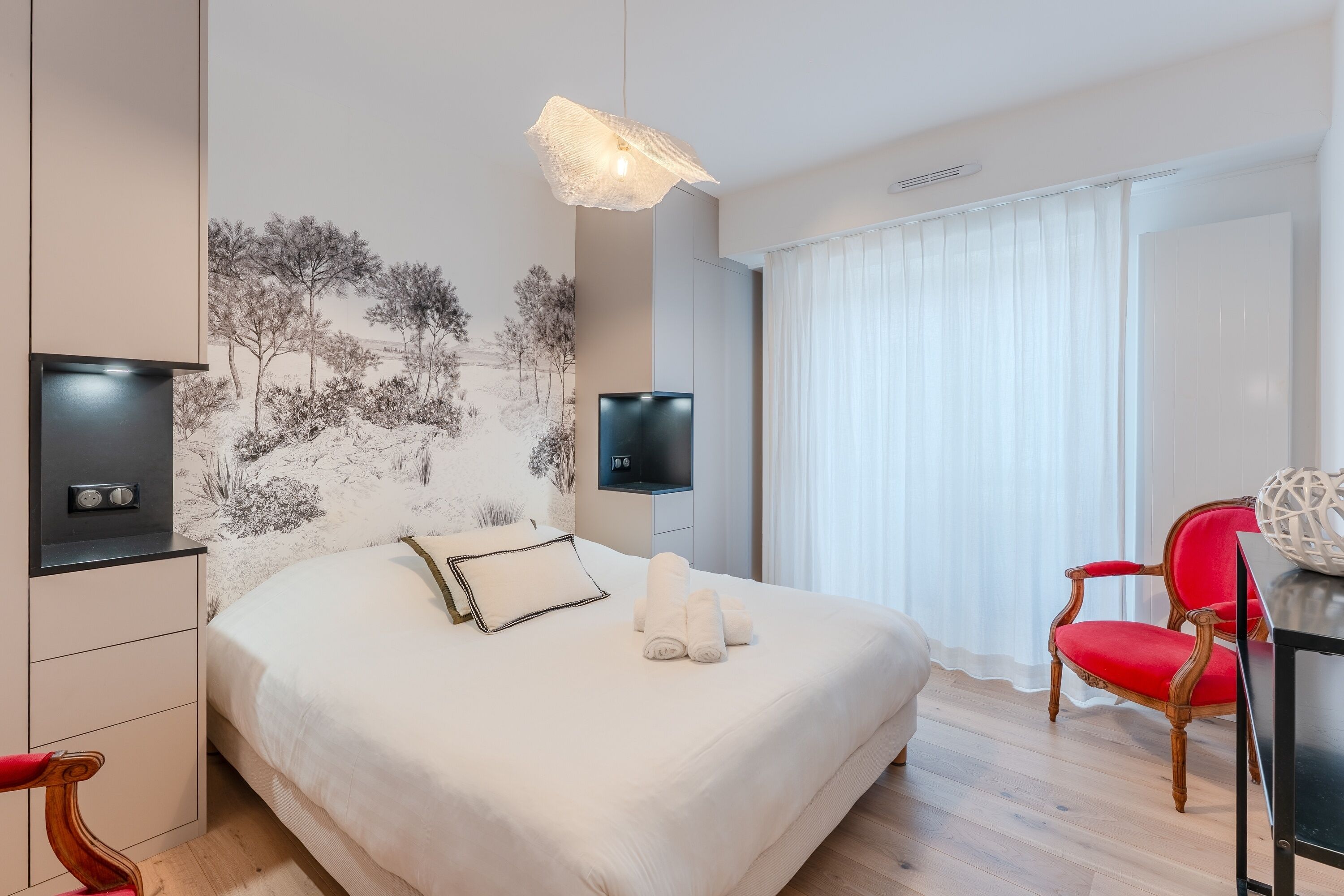 Iron/ironing board, free WiFi, bed sheets