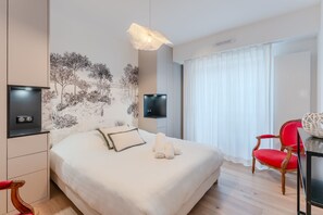 Fer et planche à repasser, Wi-Fi gratuit, draps fournis