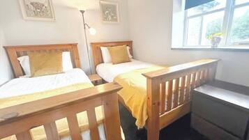 3 bedrooms, free WiFi, bed sheets