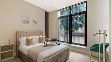 4 bedrooms, desk, iron/ironing board, free WiFi