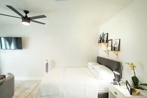 1 habitación, tabla de planchar con plancha, internet y ropa de cama 