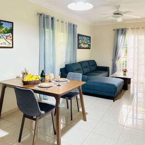 Dining - Beautiful 2-bedrooms tropical condo, 1-st floor, few minutes from the beach (Punta Cana)