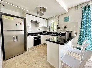 Microwave - Luxury villa with Jacuzzi and BBQ 150 meters from the beach (Punta Cana)