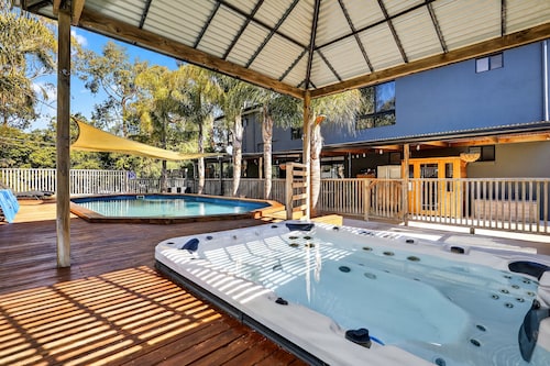 Elk Estate - Family Resort Comfort & Tranquility
