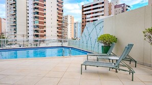 Pool - Apto com 3 suítes, Piscina e Sauna a 450m da Praia (Salvador)