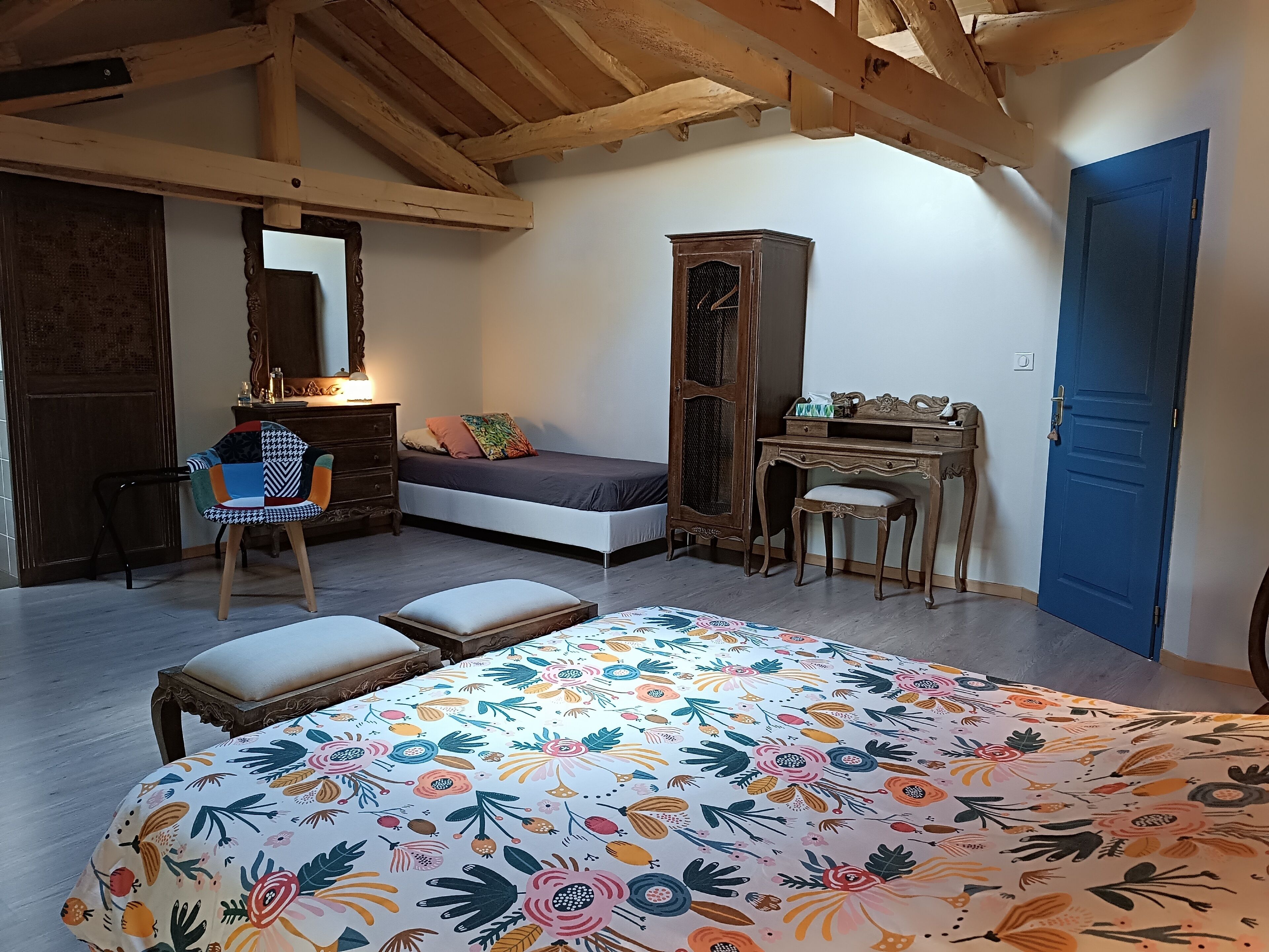 Chambre Triple Confort | Fer et planche à repasser, Wi-Fi gratuit